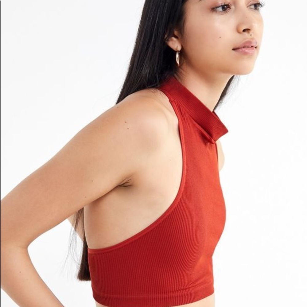 OFU Blades Of Glory Seamless Mock-Neck Bra Top